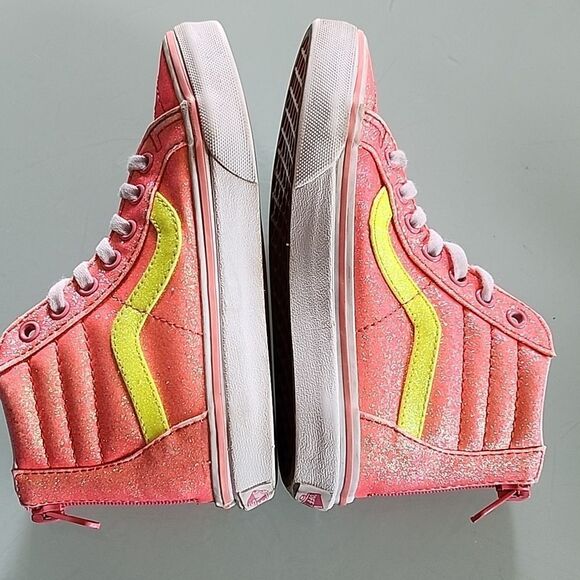 Vans Off The Wall Skateboard High Tops - Picture 5 of 9